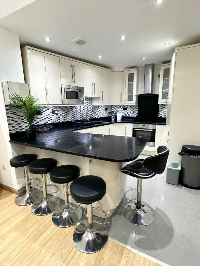 Retreat To A Stylish Ensuite In ลอนดอน ภายนอก รูปภาพ